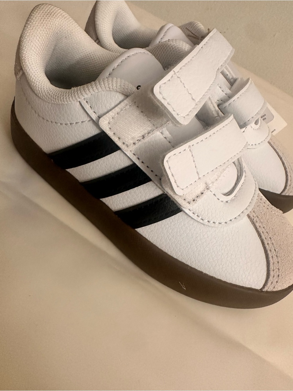 9K/Kids White Sneakers with Black Stripes and Brown Sole - Velcro Closure